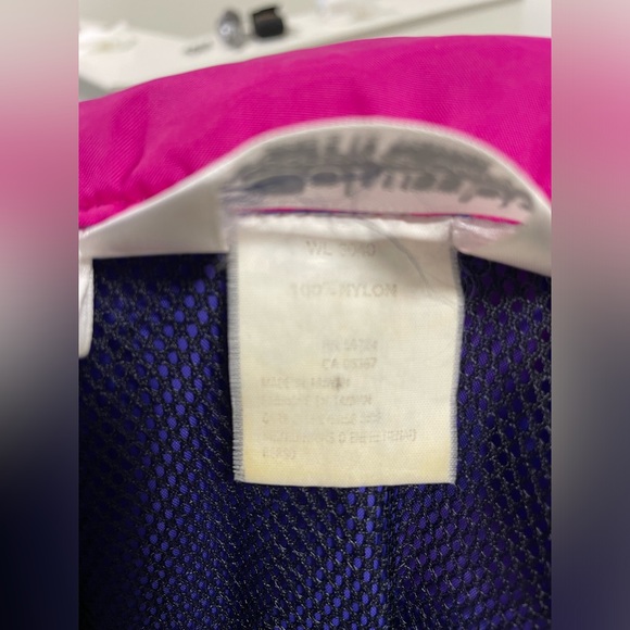 Vintage Columbia Women's Windbreaker Jacket Tuck-Away Hood Zipper Pocket Medium - Picture 10 of 10